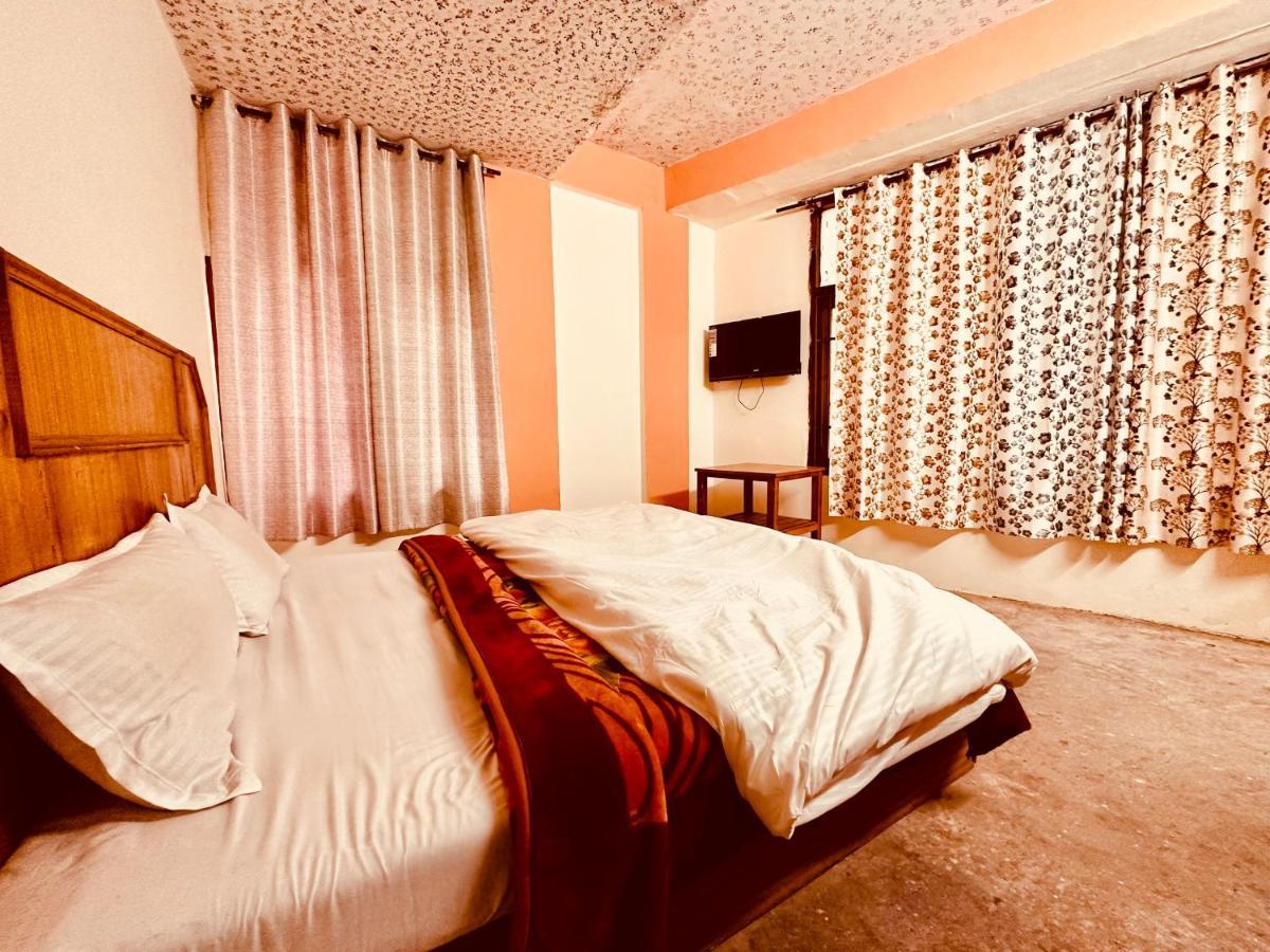 Hotel D Kanchan Manali Zewnętrze zdjęcie